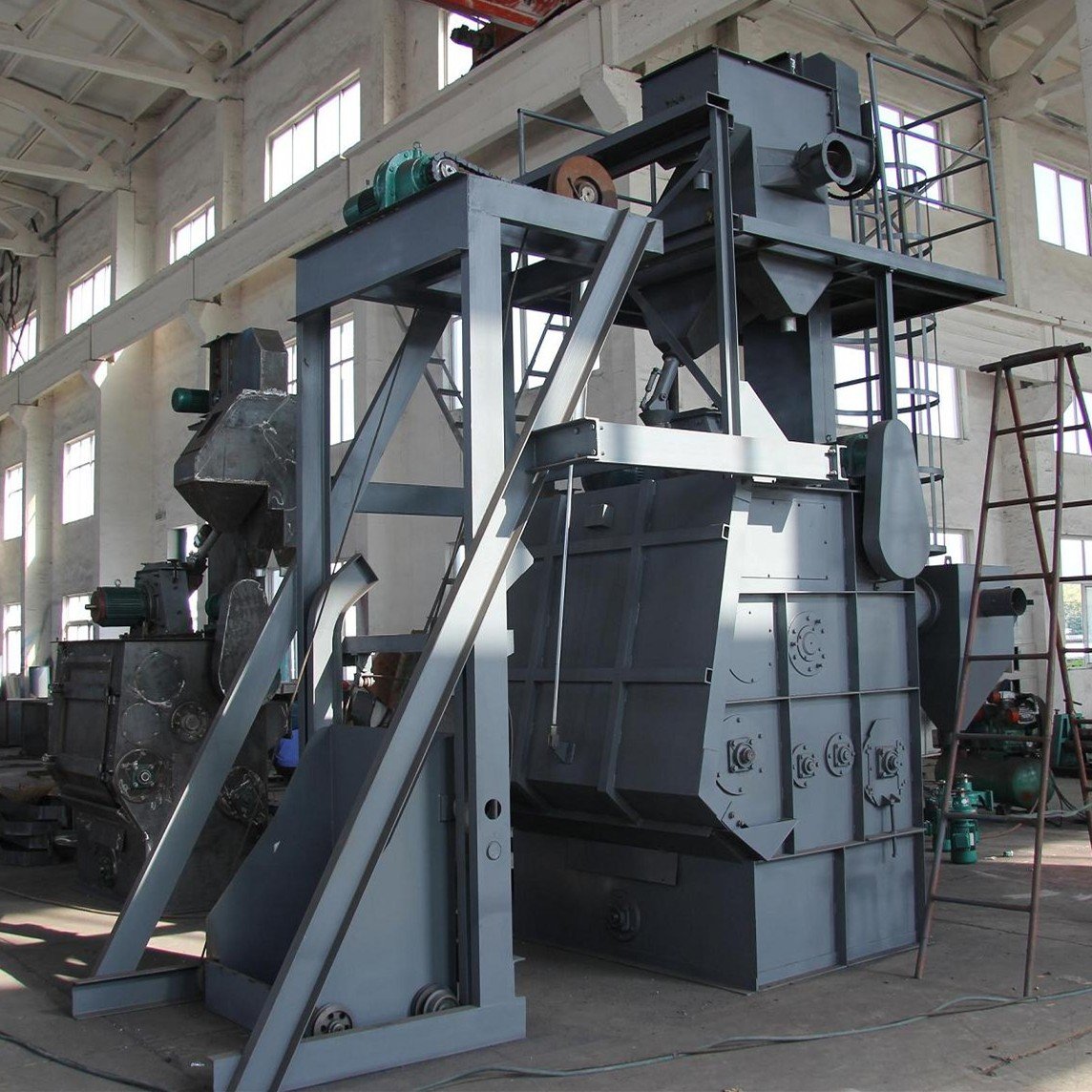 Pakistan Q32 series fully automatic crawler shot blasting machine